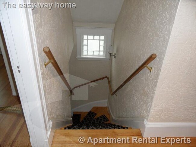 Building Photo - Medford/Tufts 2+ Bedroom - Dishwasher - La...