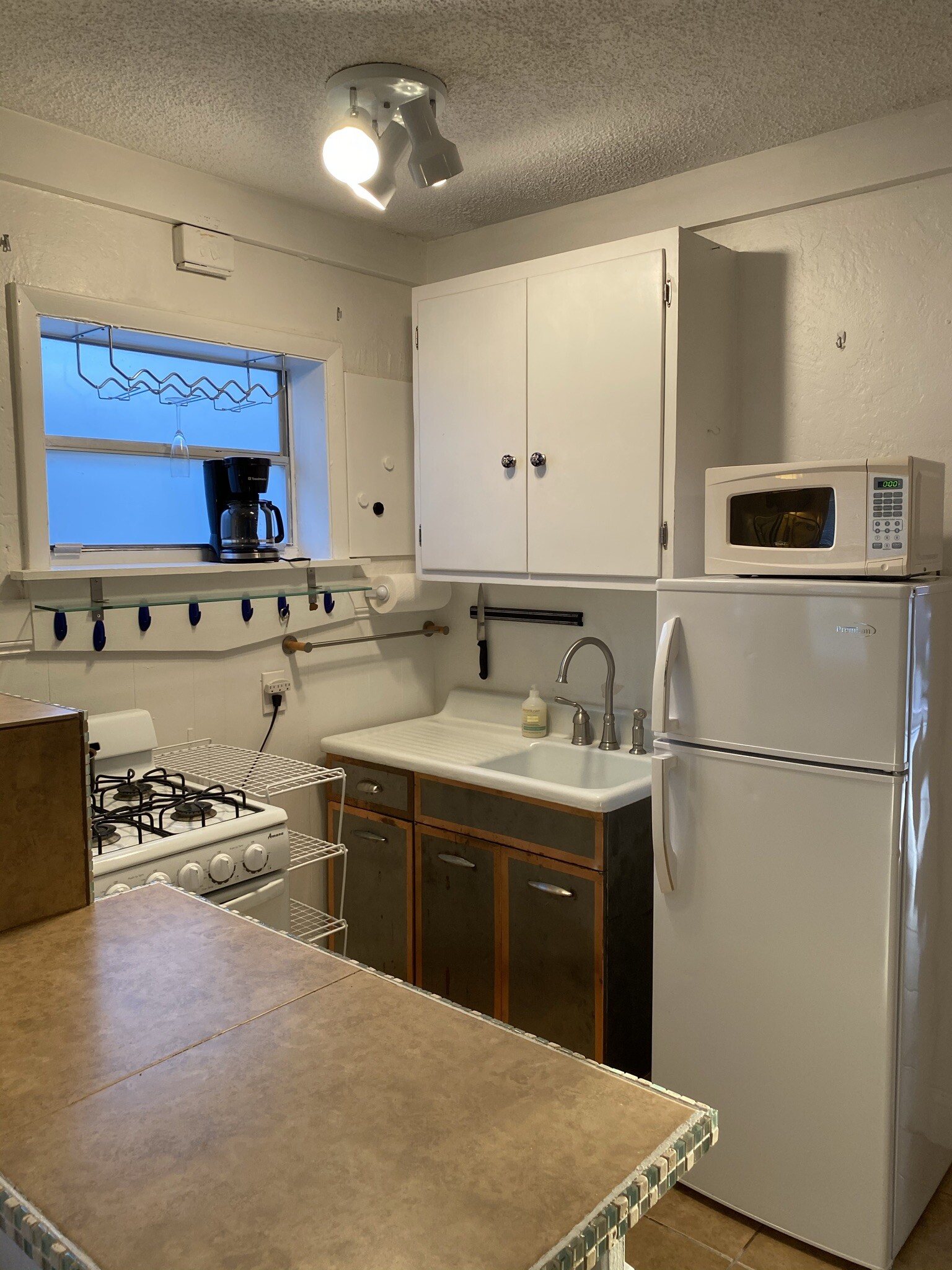 Building Photo - 924 N 16th Ave