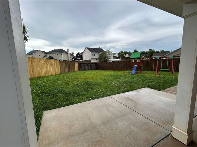 Building Photo - Stunning 4BR + Bonus Room Home Near Oaklan...