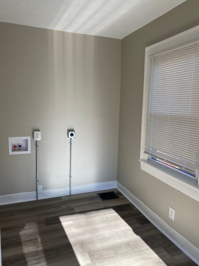 Building Photo - 486 Price Rd