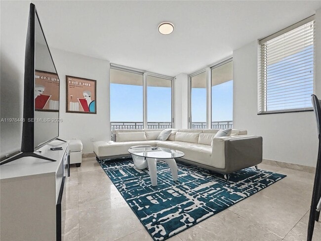 Building Photo - 1755 E Hallandale Beach Blvd