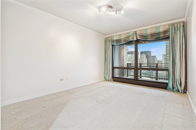 Building Photo - 130 N Garland Ct