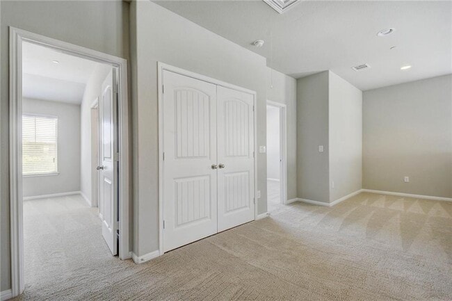 Building Photo - 516 E Slaughter Ln
