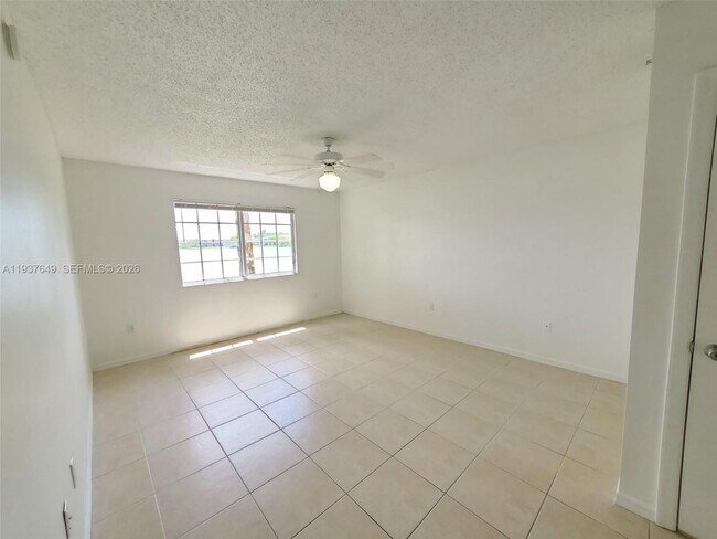 Building Photo - 5041 Wiles Rd