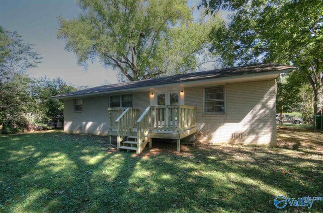 Building Photo - 403 Arthur St NW