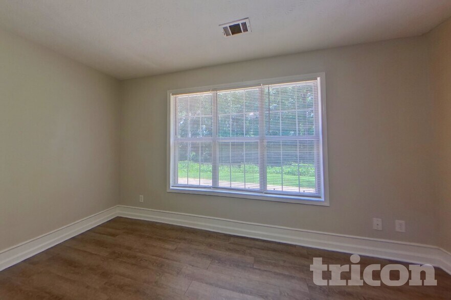 Building Photo - 312 Reisling Dr