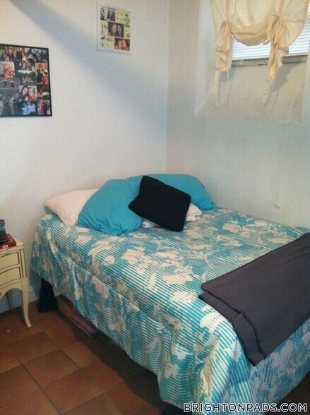 Building Photo - 17 Cummings Rd