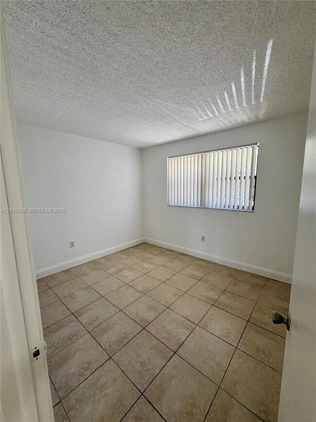 Building Photo - 9893 Nob Hill Ln