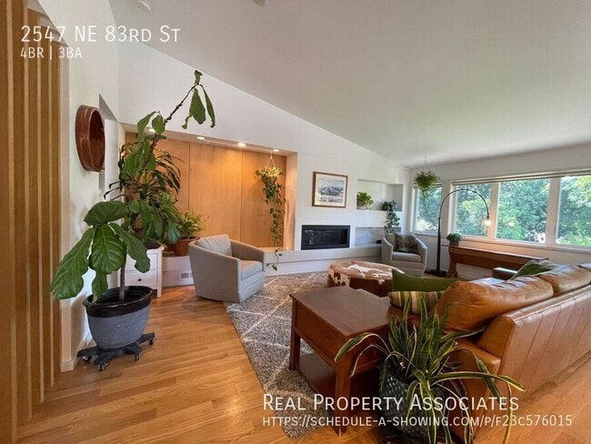 Building Photo - 2547 NE 83rd St