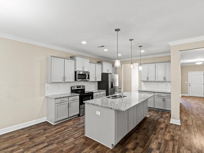 Building Photo - 114 Summer Pointe Ln NW