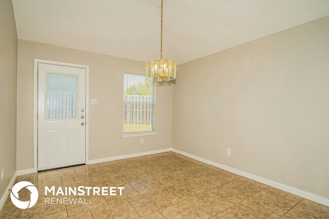 Building Photo - 8001 Marielle Cir