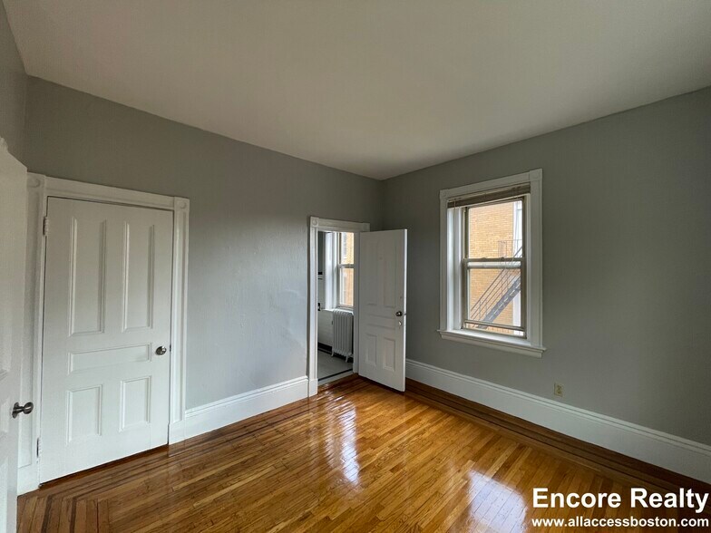 Building Photo - 21 Harris St