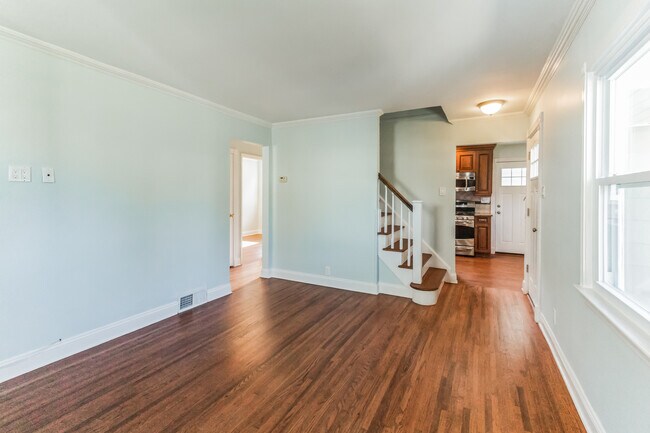 Building Photo - 1519 Boulevard