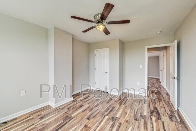 Building Photo - 834 N Stricker St