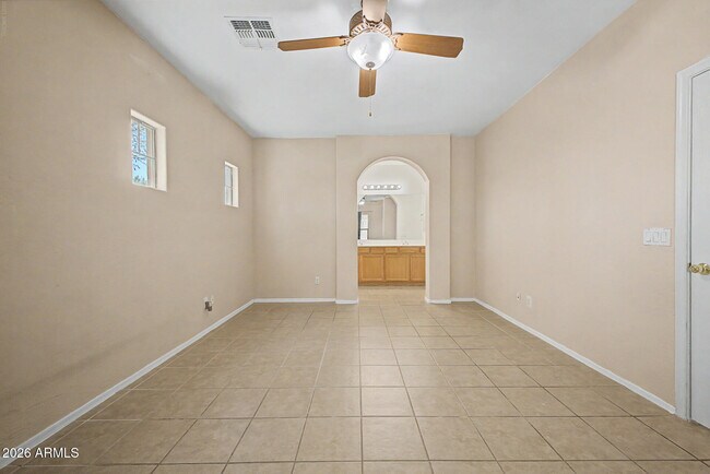 Building Photo - 13271 W Clarendon Ave