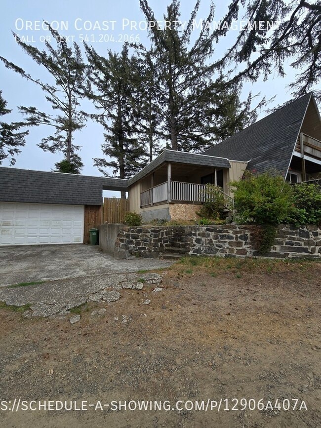 Building Photo - 35285 Hill St