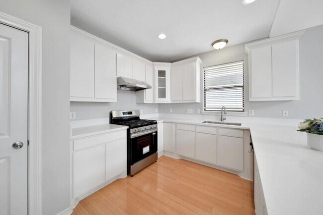 Building Photo - 3731 Tiffany Pl