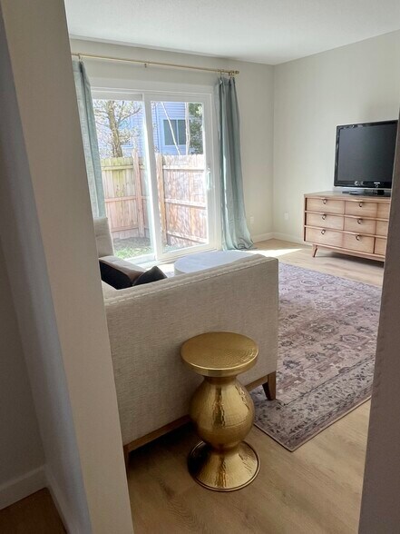 Building Photo - 10925 Otsego St