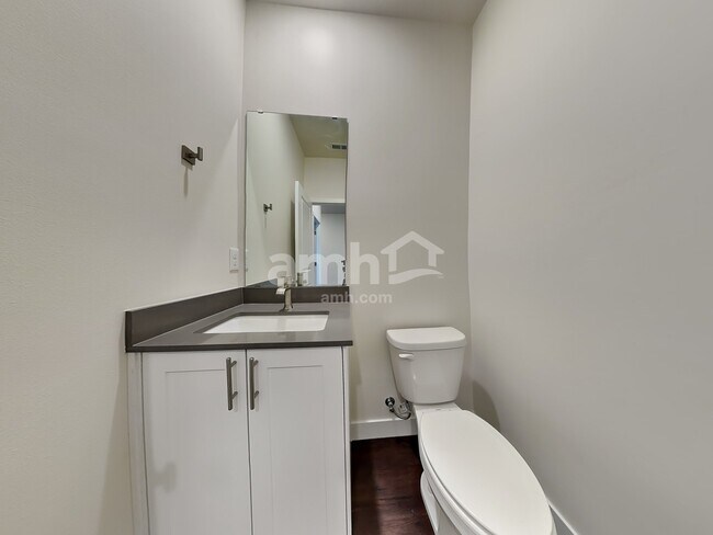 Building Photo - 7829 Verona Loop