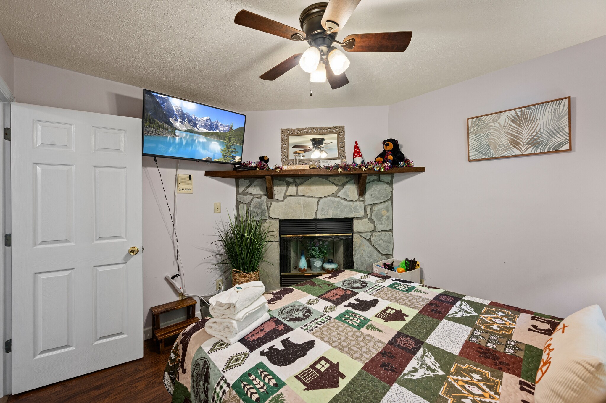 Building Photo - 930 Hideaway Hills Cir