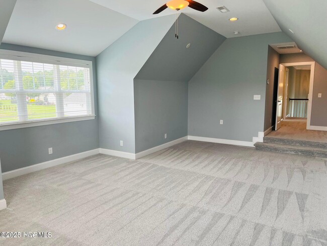 Building Photo - 3135 Emery Dr