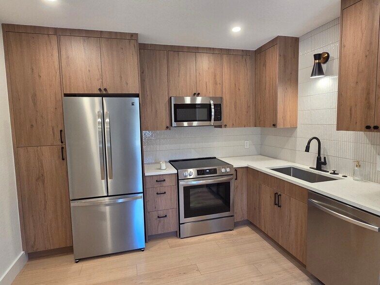 Building Photo - 10717 Deer Canyon Rd