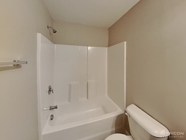 Building Photo - 147 Southwind Ln