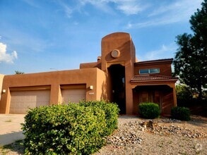 Building Photo - 4 bedroom 2.5 bath far NE Heights