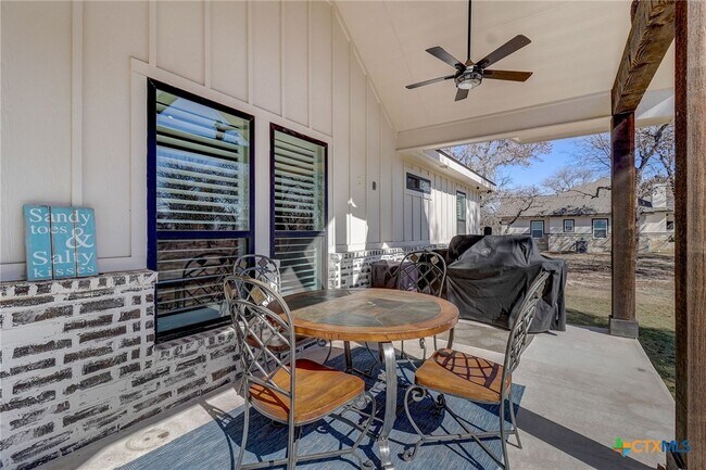 Building Photo - 281 Cibolo Way