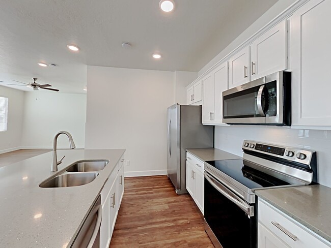 Building Photo - 6007 W Arranmore Drive