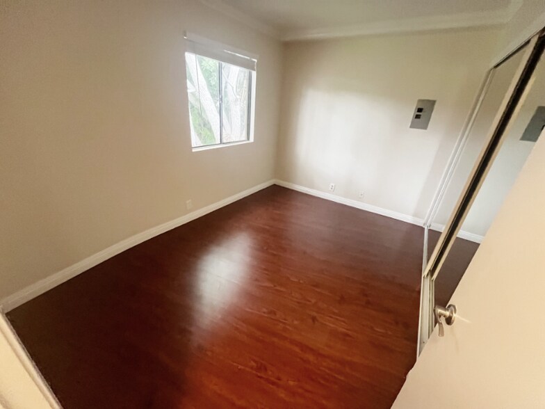 Building Photo - 248 W Avenida Palizada