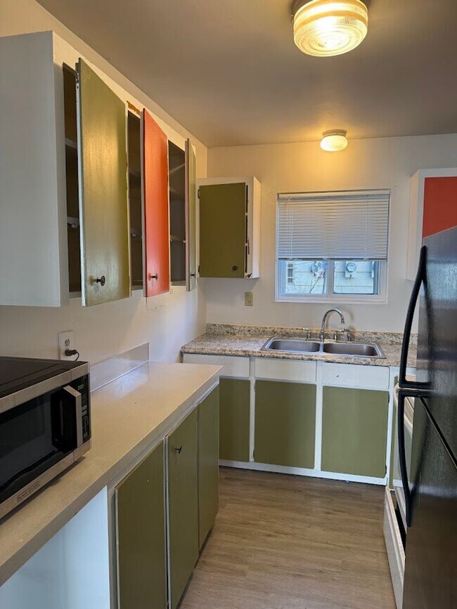 Building Photo - 1113000