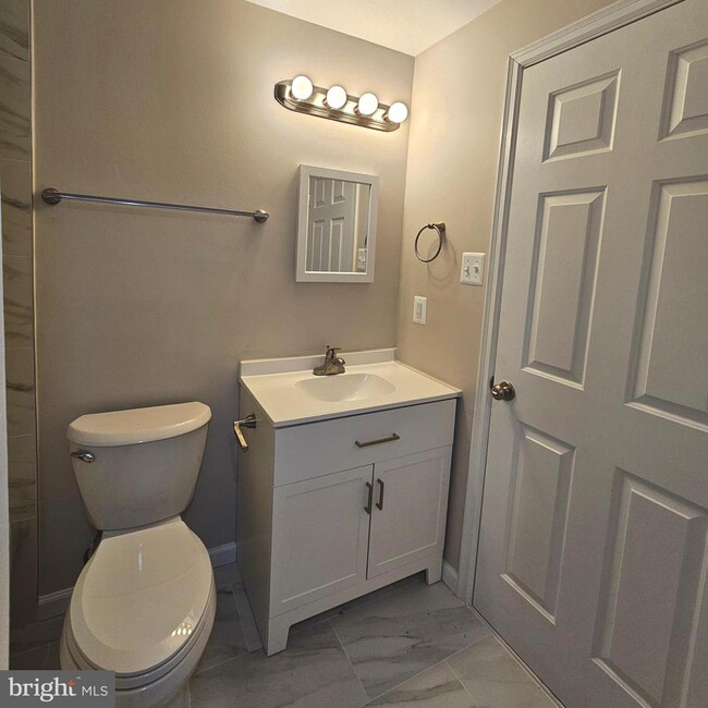 Building Photo - 8473 Aurora Ct