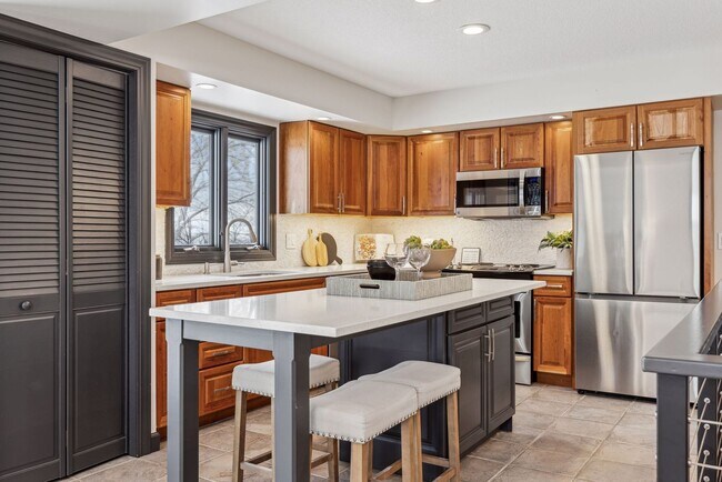 Building Photo - Gorgeous Like New Remodeled Edina Beauty w...