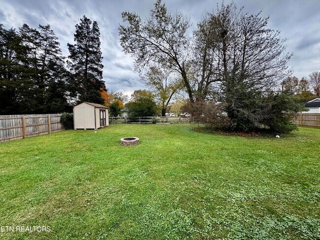 Building Photo - 824 Noragate Rd