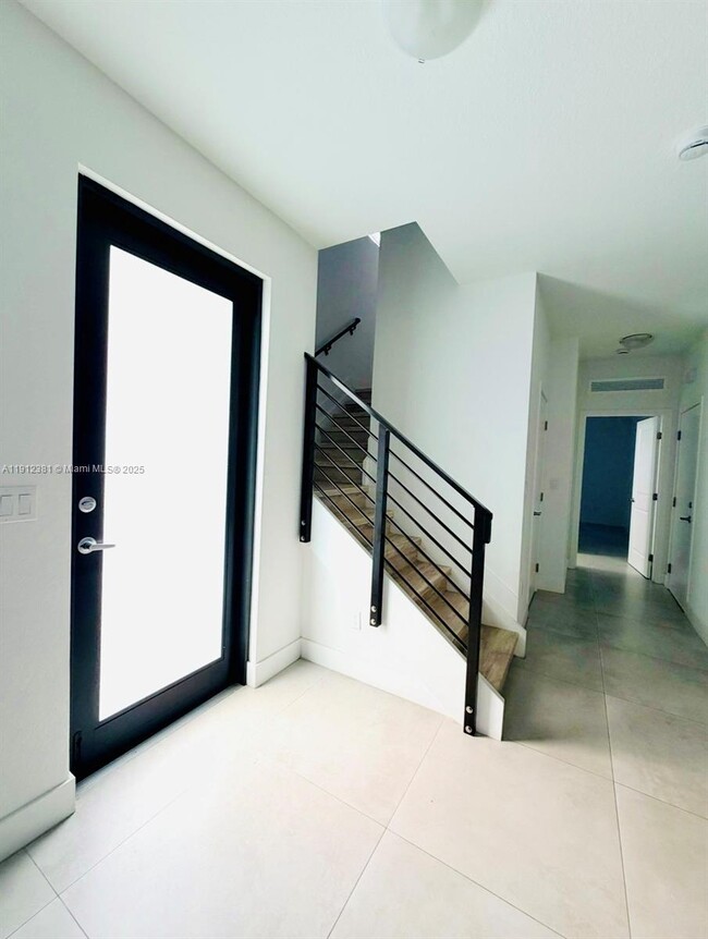 Building Photo - 13663 SW 158th Ave