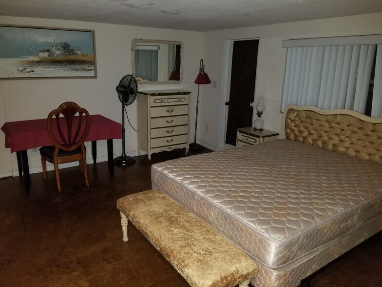 Building Photo - 300 Salem Ave NW