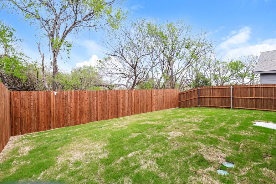 Building Photo - 118 Willow Wy