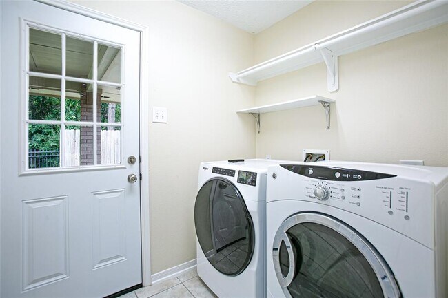 Building Photo - 13335 White Ibis Dr