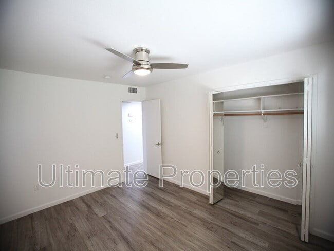 Building Photo - 10418 W Deanne Dr