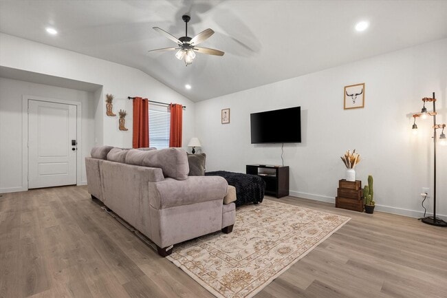 Building Photo - Everything you need is at 2133!!