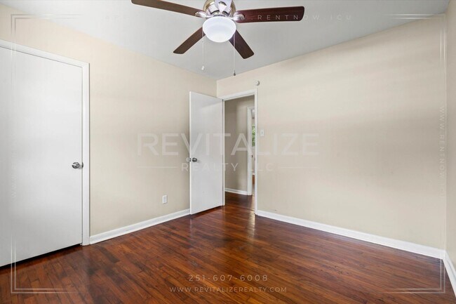 Building Photo - Stylish 3 Bed Brick Home | Modern Kitchen + Large Private Backyard