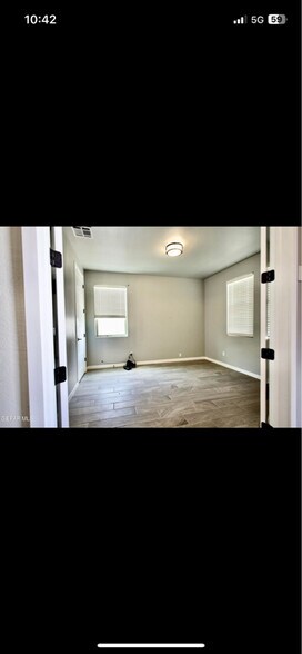Building Photo - 272 Hunstanton St