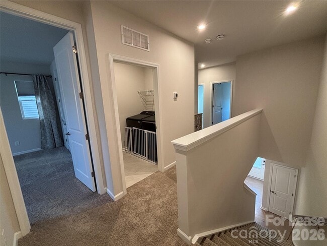 Building Photo - 5200 Somerset Hill Ln