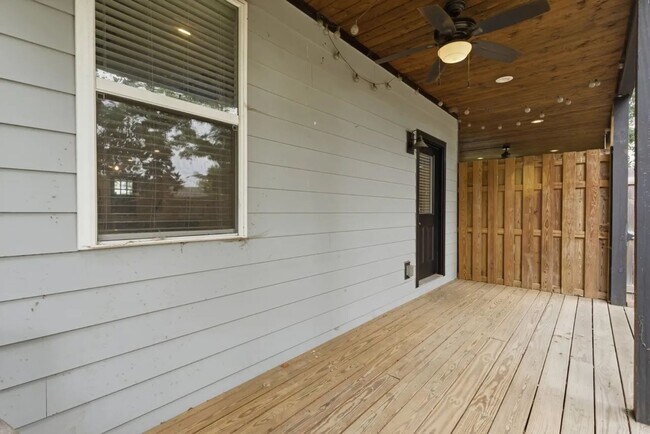 Building Photo - 1814 16th Ave N