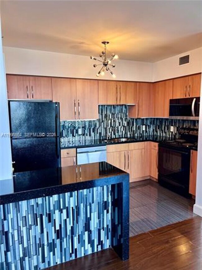 Building Photo - 1330 West Ave