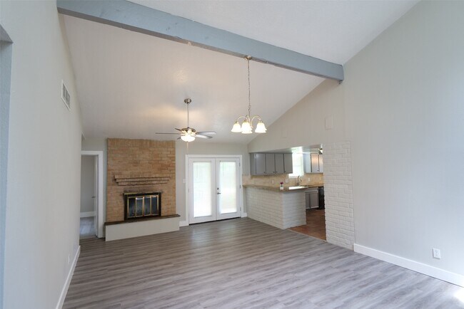 Building Photo - 15654 Boulder Oaks Dr