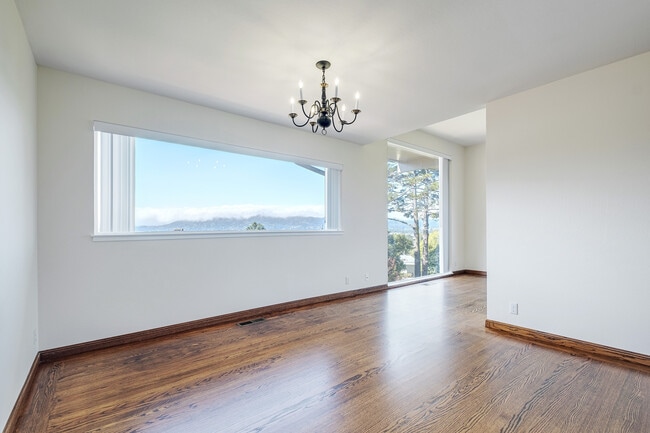 Building Photo - 90 Geldert Dr