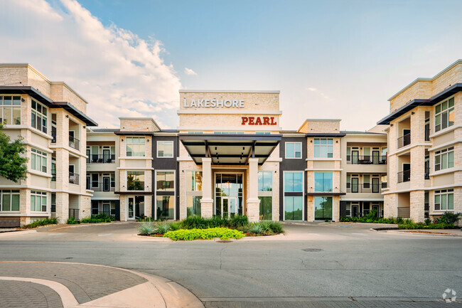 Building Photo - Lakeshore Pearl