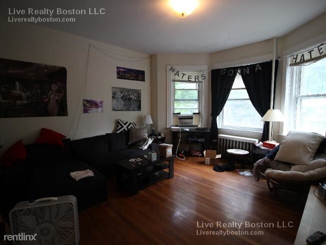 Building Photo - 2 Euston St